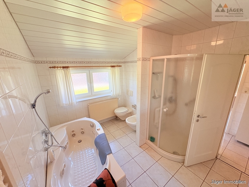 helles Badezimmer