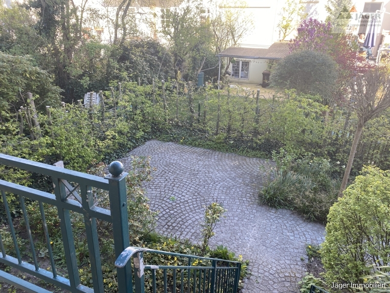 schöner Gartenbereich