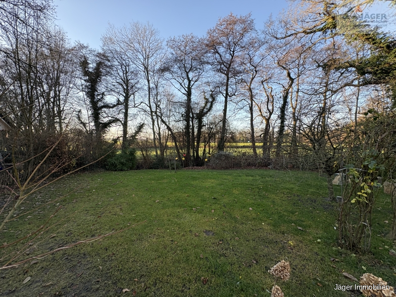 freier Blick über Wiesen und Felder