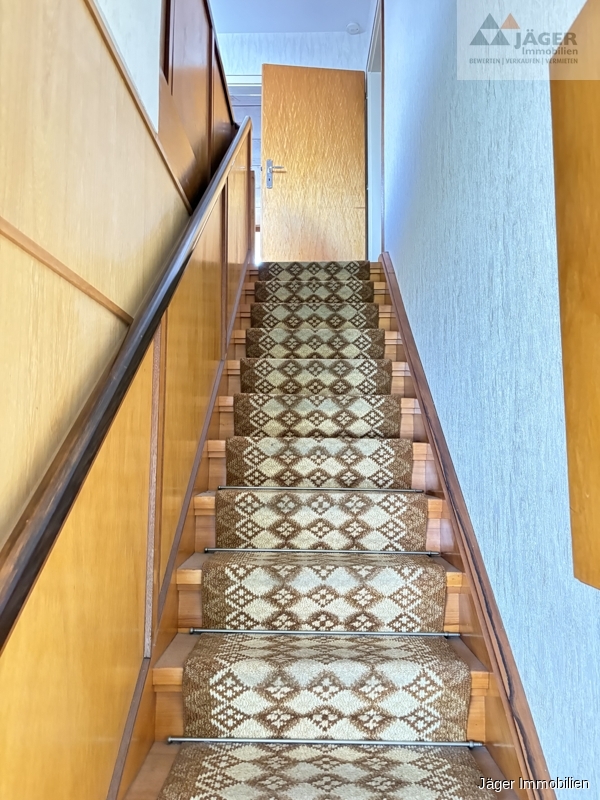 Treppe in das DG
