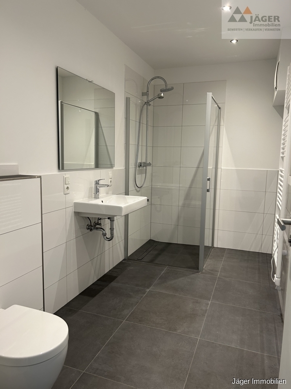 Erdgeschoss: neuwertige Wohnung mit EBK - Foto 3