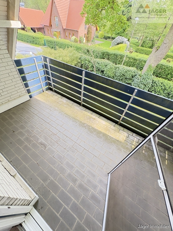 mit Balkon