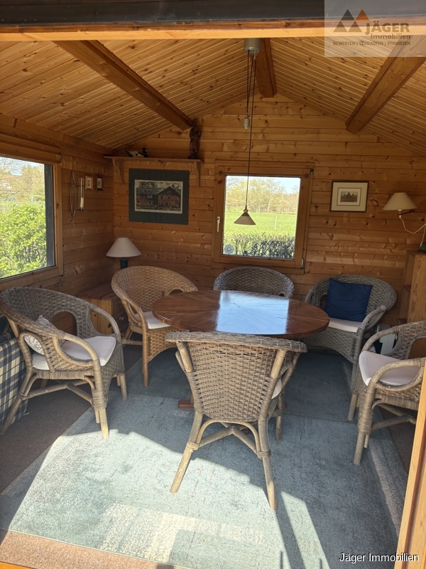 Blick in die Gartenhütte