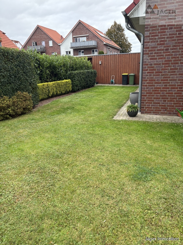 seitlicher Gartenbereich