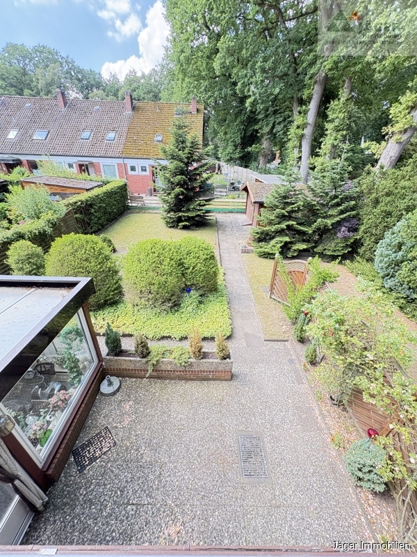 großer Gartenbereich