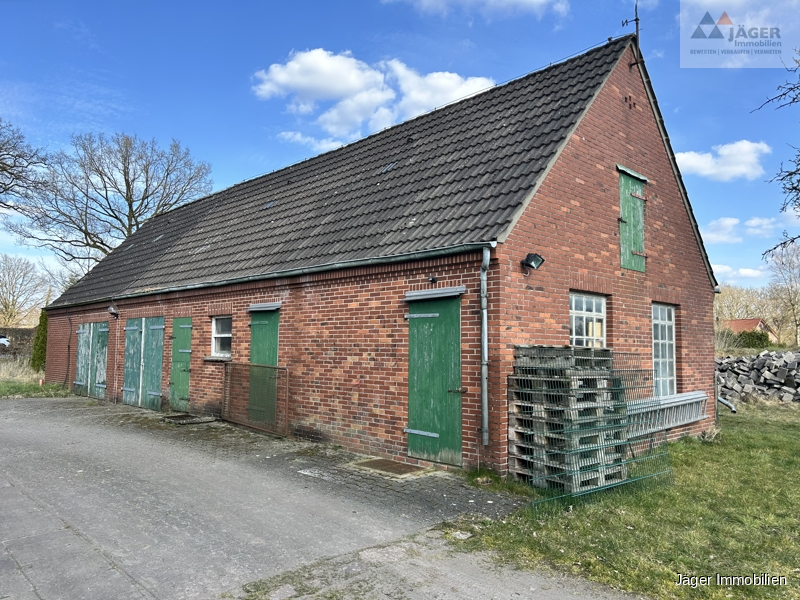 Garagen- und Stallgebäude